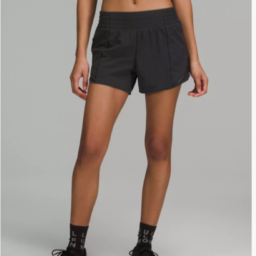 Lulu Lemon HOTTY HOT HIGH-RISE LINED SHORT 4"